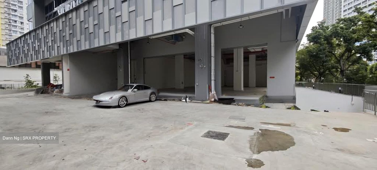Space 18 (D12), Factory #568044971